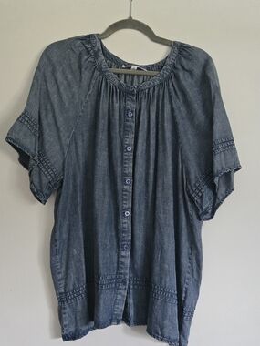 Jane And Delancey Relaxed Blue Denim Button-Front Women's Chambray Top